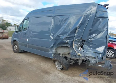 2018 Mercedes-Benz Sprinter 2500 Standard Roof V6 из США, поврежденный, VIN WD3PE7CD2JP643055